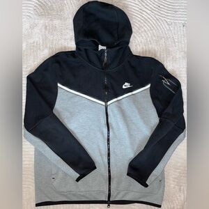 Men’s tech-fleece Nike sweatshirt